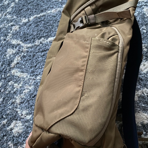 Ruckpack 28L Recycled Daypack (Men's' One Size). - Picture 8 of 10